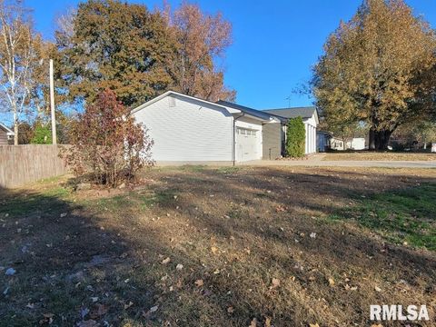 Tiny photo for 12152 E MEADOWS Drive, Mt Vernon, IL 62864 (MLS # EB459882)