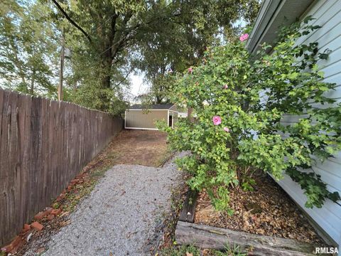 Tiny photo for 12152 E MEADOWS Drive, Mt Vernon, IL 62864 (MLS # EB459882)