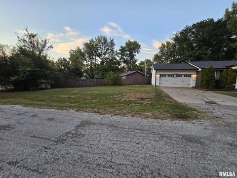 Tiny photo for 12152 E MEADOWS Drive, Mt Vernon, IL 62864 (MLS # EB459882)