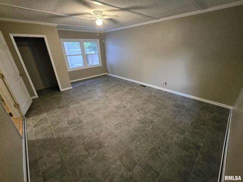 Tiny photo for 12152 E MEADOWS Drive, Mt Vernon, IL 62864 (MLS # EB459882)