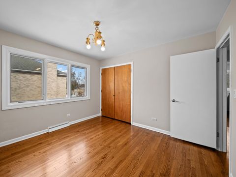 Tiny photo for 105 E ELAINE Circle, Prospect Heights, IL 60070 (MLS # 12561550)