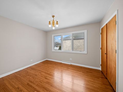 Tiny photo for 105 E ELAINE Circle, Prospect Heights, IL 60070 (MLS # 12561550)