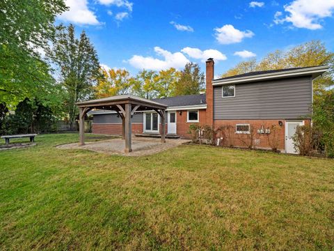 Tiny photo for 105 E ELAINE Circle, Prospect Heights, IL 60070 (MLS # 12561550)