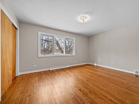 Tiny photo for 105 E ELAINE Circle, Prospect Heights, IL 60070 (MLS # 12561550)