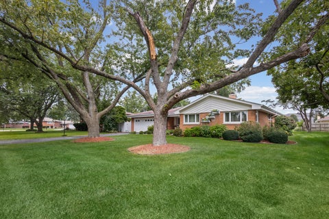 Tiny photo for 6250 W 127th Place, Palos Heights, IL 60463 (MLS # 12746852)