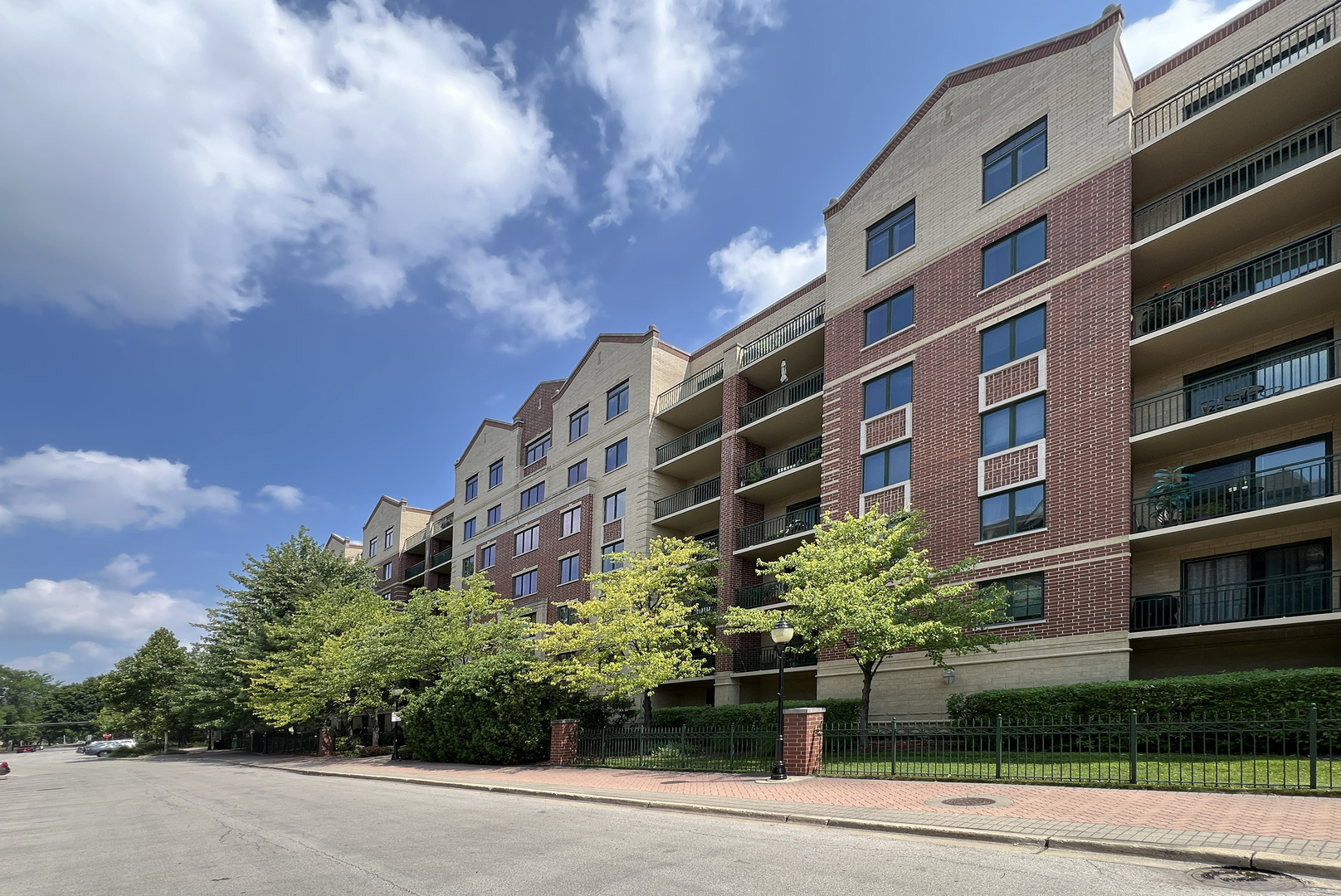 11 S Wille Street 311