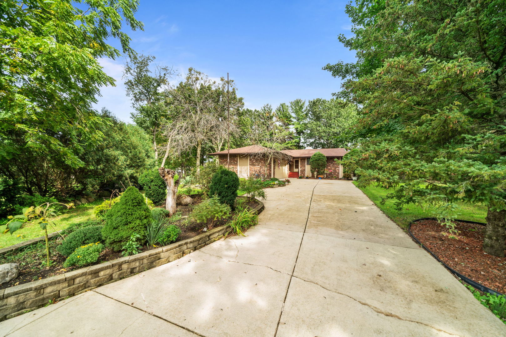 7173 Lakecrest Court