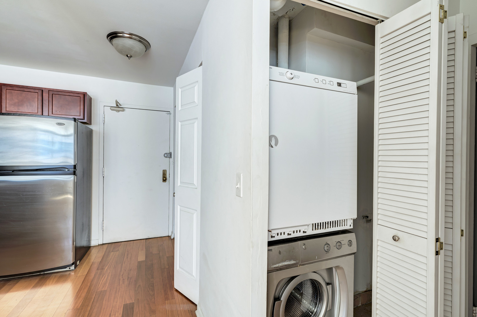 222 E PEARSON Street 203