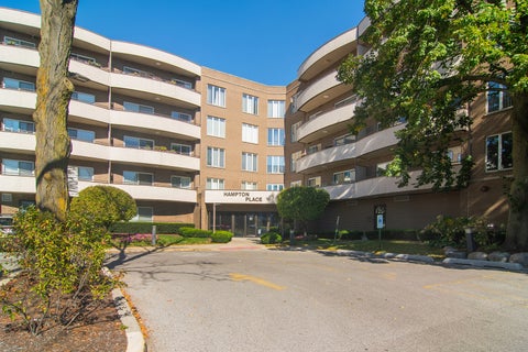 Photo of 7201 N Lincoln Avenue #315, Lincolnwood, IL 60712 (MLS # 12786214)