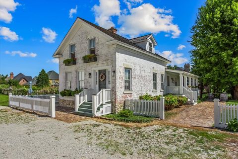 Tiny photo for 3N369 Lafox Road, St. Charles, IL 60175 (MLS # 12369366)