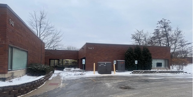 943 N Plum Grove Road