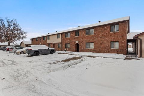Photo of 1801 Richardson Drive #2, Urbana, IL 61802 (MLS # 12607534)