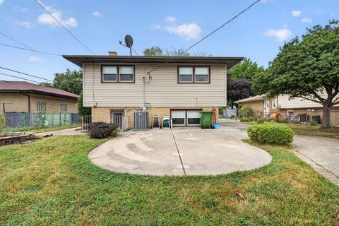 Tiny photo for 9915 S KENTON Avenue, Oak Lawn, IL 60453 (MLS # 12762864)