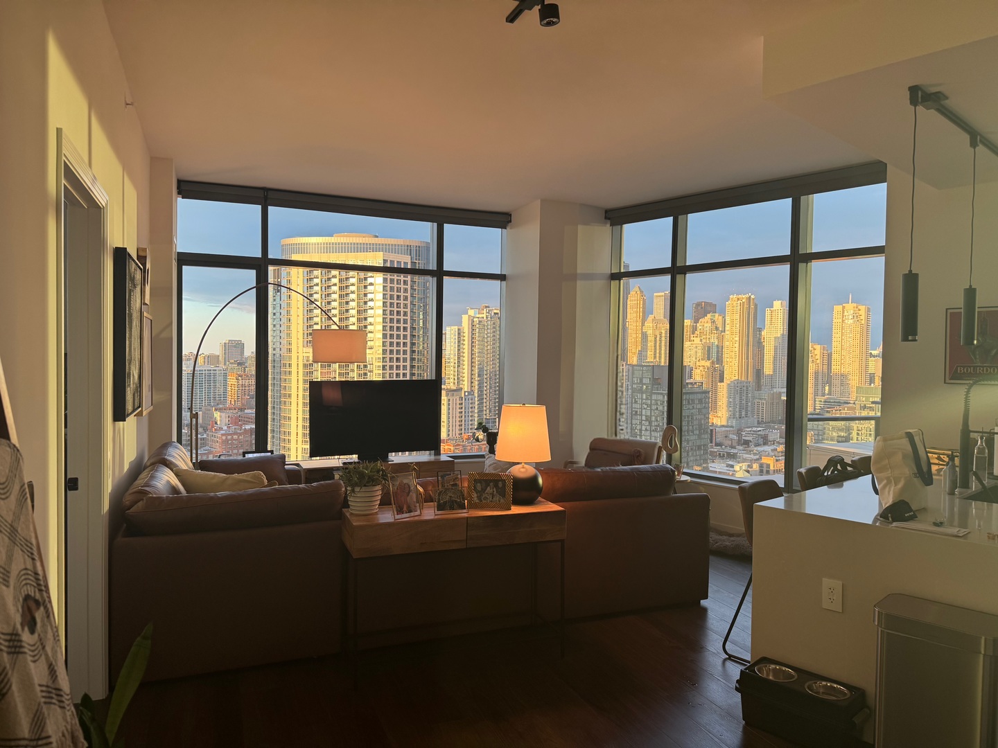 350 N Canal Street 3106