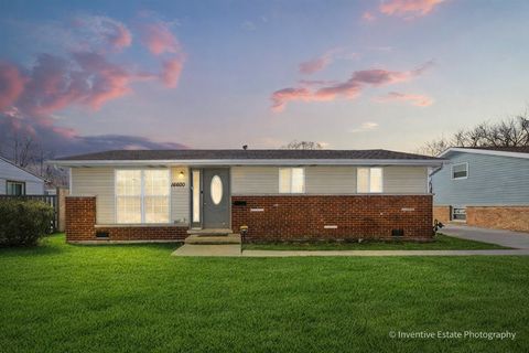 Photo of 16600 OXFORD Drive, Markham, IL 60428 (MLS # 12620402)