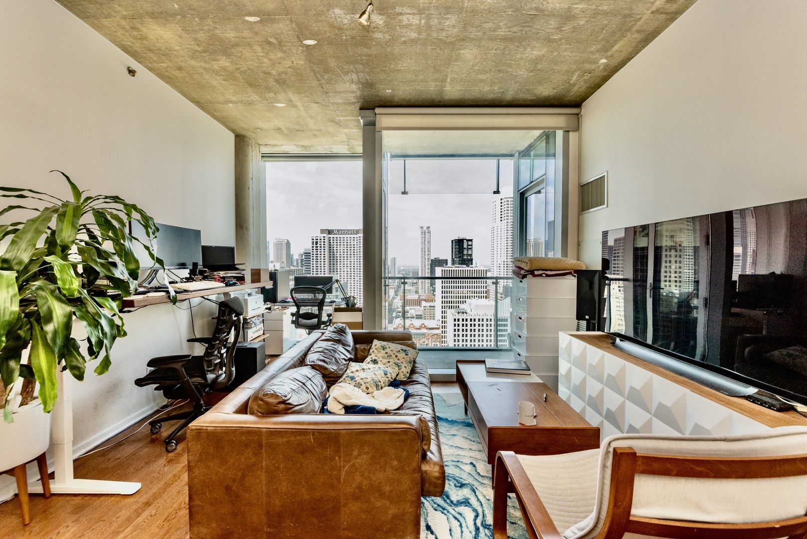 600 N Fairbanks Court 3306