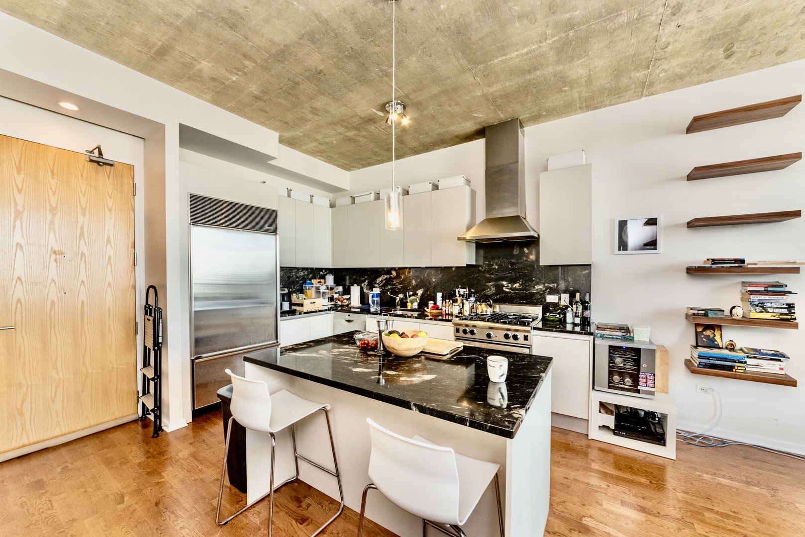 600 N Fairbanks Court 3306