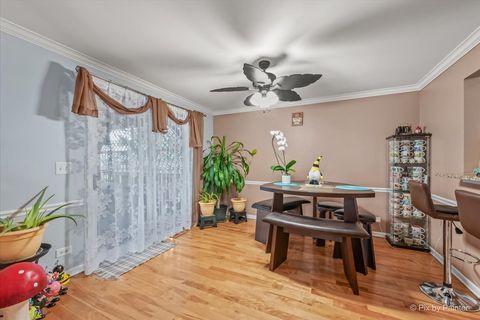 Tiny photo for 741 Wedgewood Circle, Lake In The Hills, IL 60156 (MLS # 12638858)