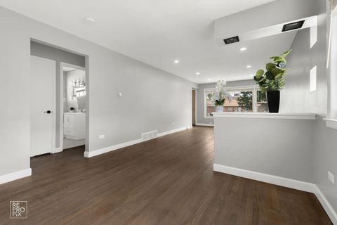 Tiny photo for 9134 S Marquette Avenue, Chicago, IL 60617 (MLS # 12499144)