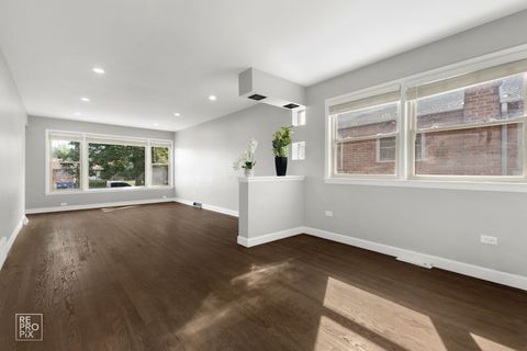 Tiny photo for 9134 S Marquette Avenue, Chicago, IL 60617 (MLS # 12499144)