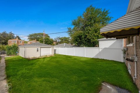 Tiny photo for 9134 S Marquette Avenue, Chicago, IL 60617 (MLS # 12499144)