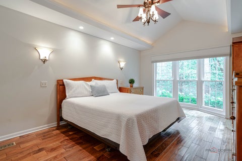 Tiny photo for 10 Court of Fox River Valley, Lincolnshire, IL 60069 (MLS # 12697562)