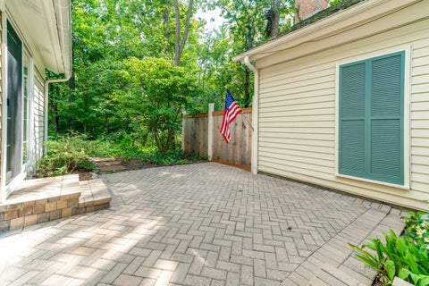 Tiny photo for 10 Court of Fox River Valley, Lincolnshire, IL 60069 (MLS # 12697562)