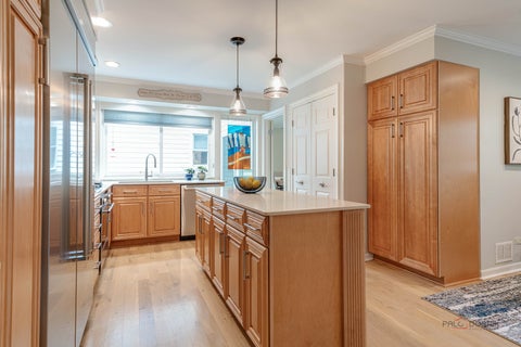 Tiny photo for 10 Court of Fox River Valley, Lincolnshire, IL 60069 (MLS # 12697562)