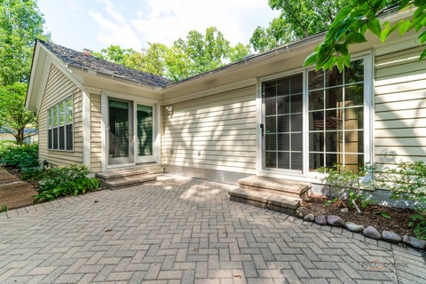 Tiny photo for 10 Court of Fox River Valley, Lincolnshire, IL 60069 (MLS # 12697562)