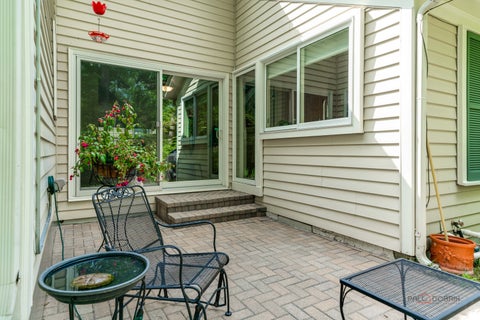 Tiny photo for 10 Court of Fox River Valley, Lincolnshire, IL 60069 (MLS # 12697562)