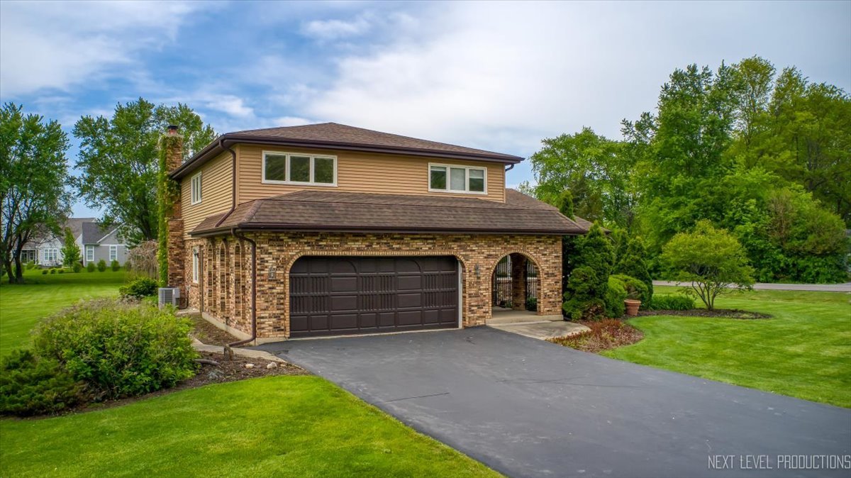 36W345 Barton Drive