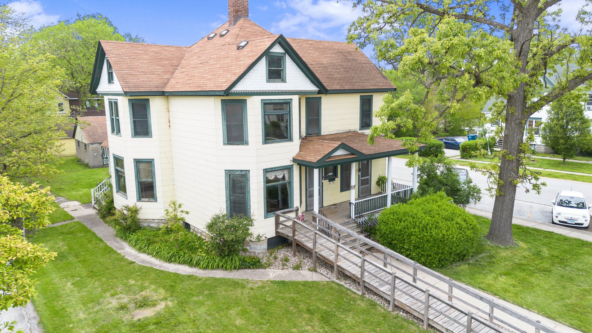 1322 Main Street