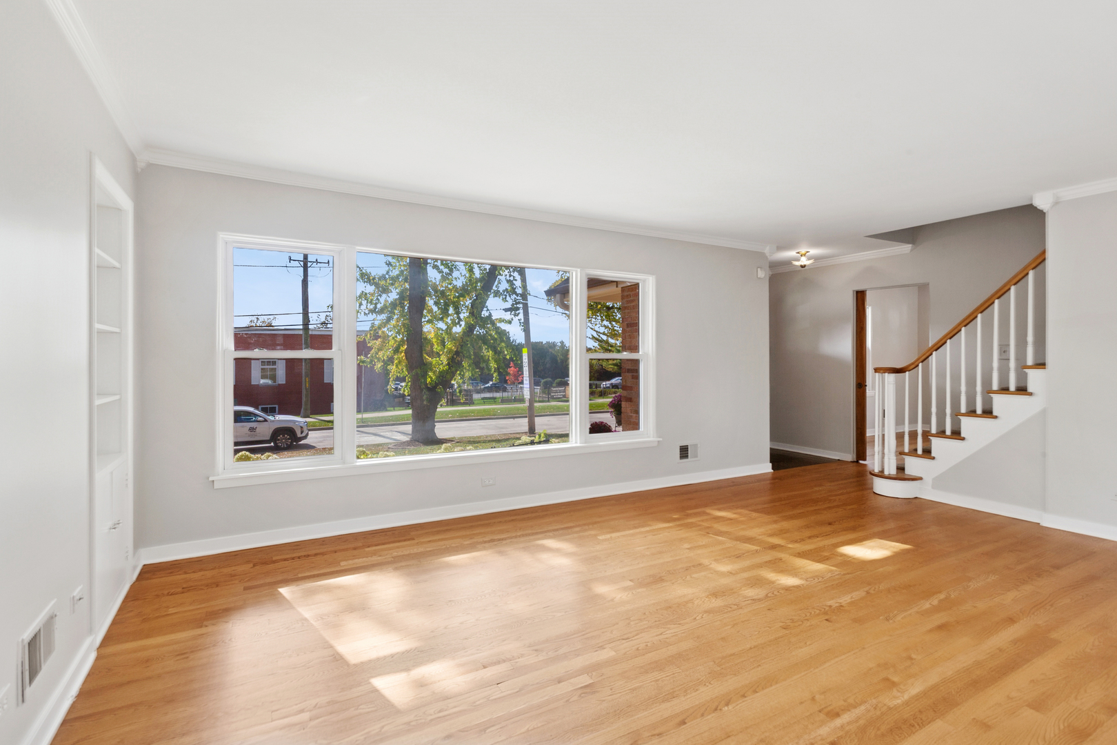 270 Hawthorne Boulevard