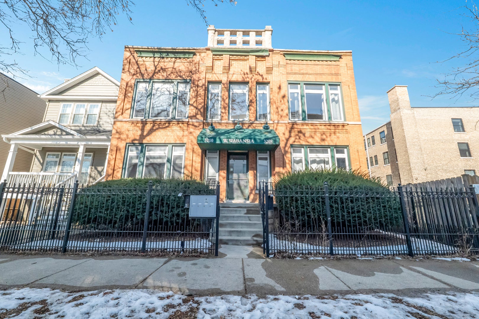 3208 W Wabansia Avenue 2E