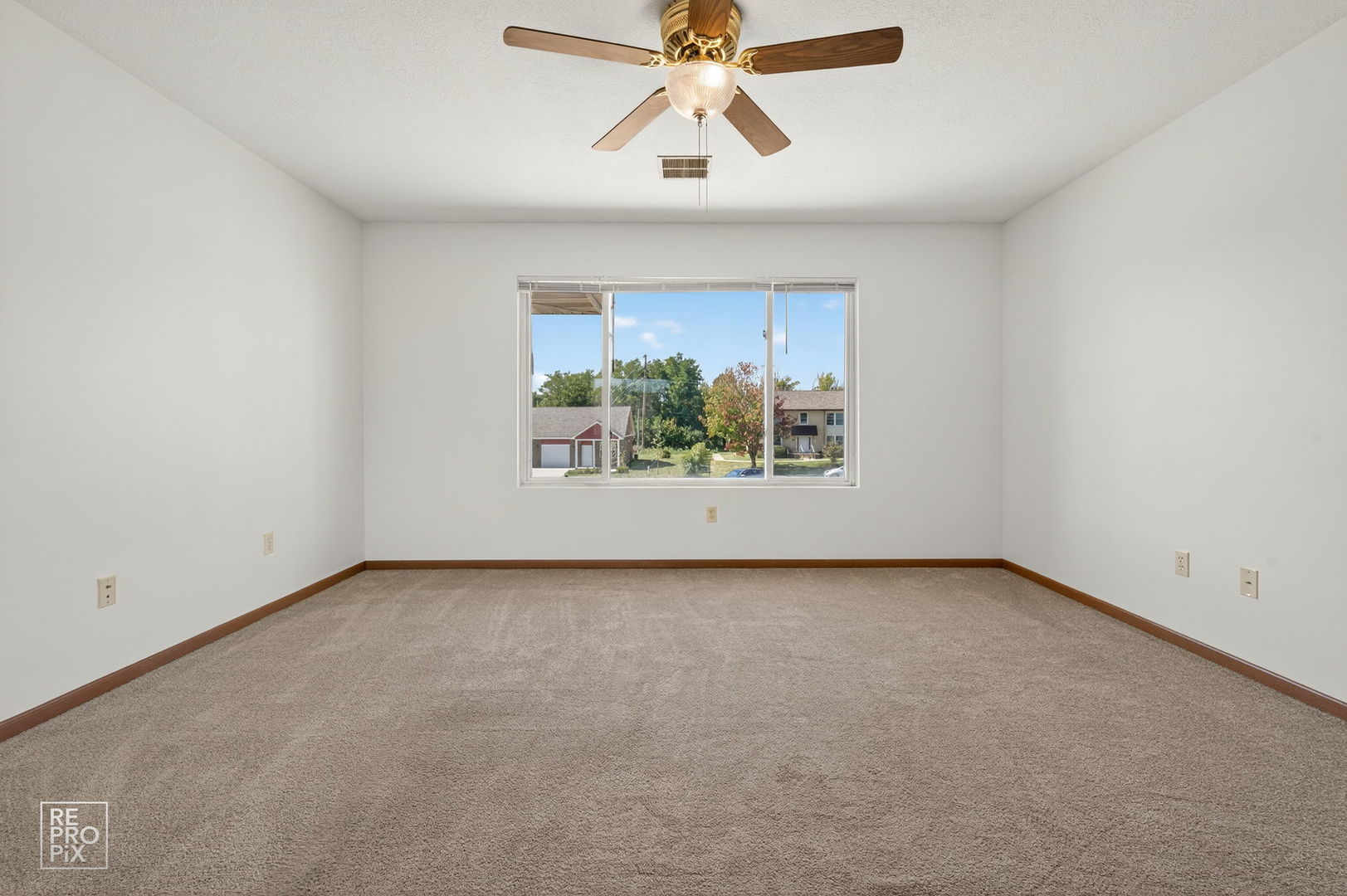 2401 Ashland Circle