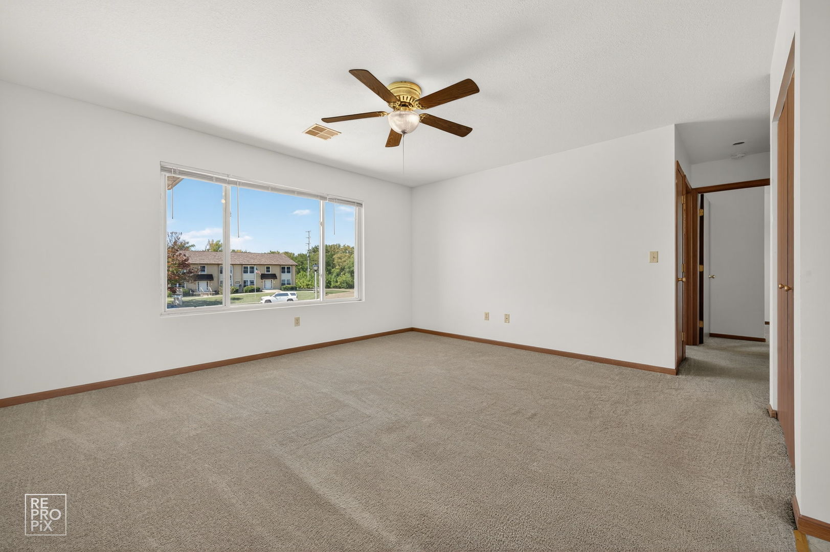 2401 Ashland Circle