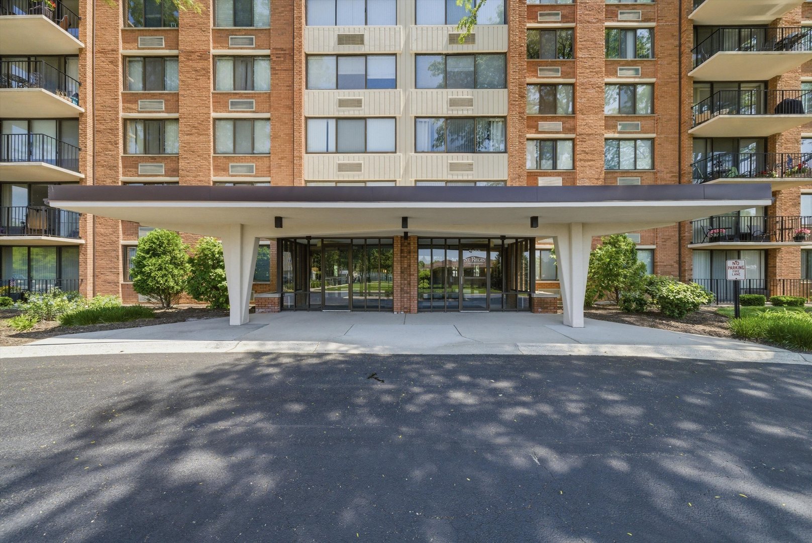 2000 Saint Regis Drive 2L