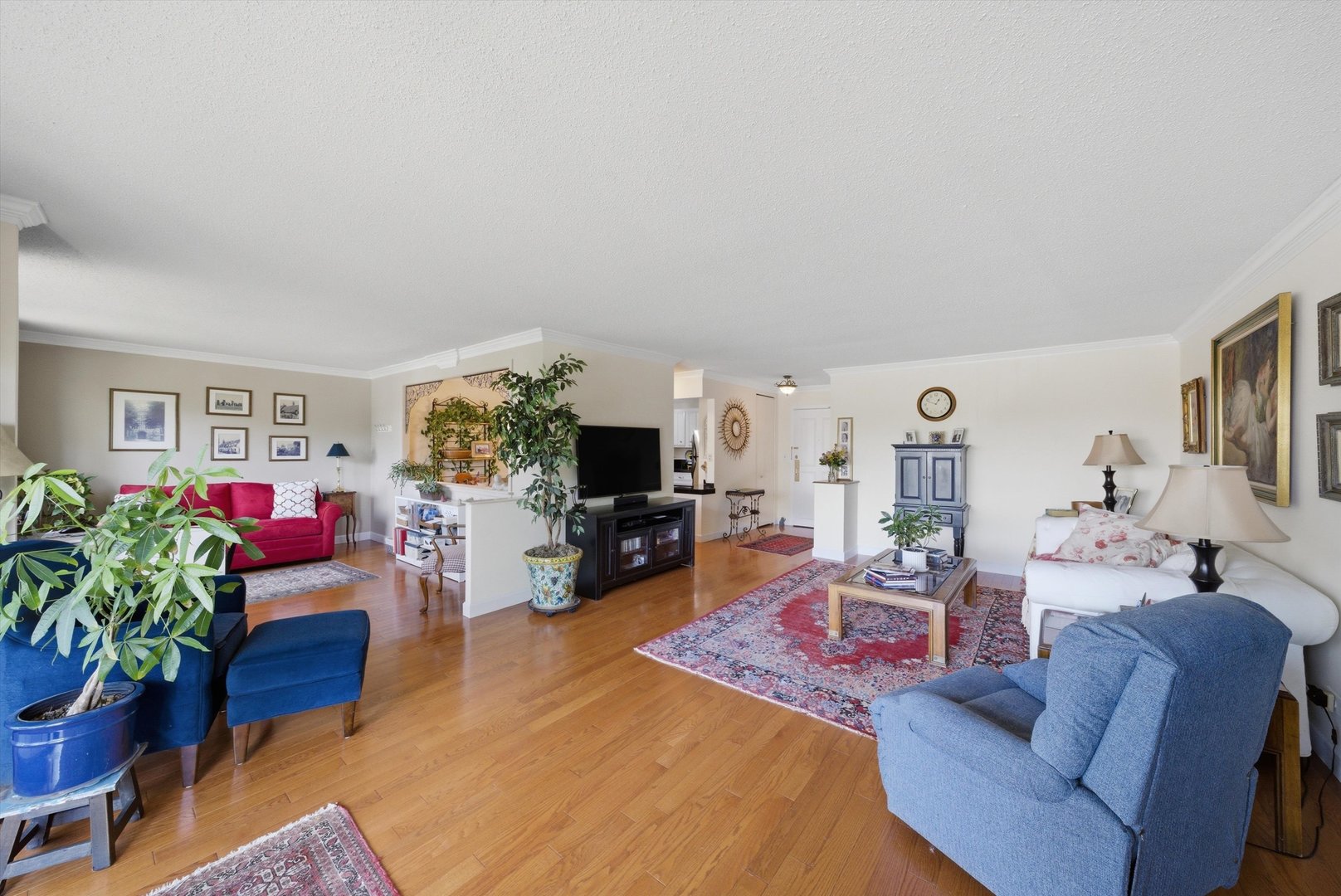 2000 Saint Regis Drive 2L