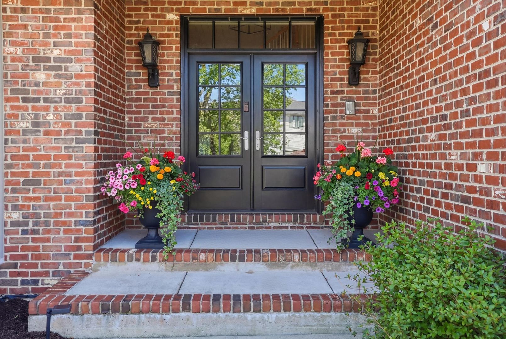 3212 Rollingridge Road