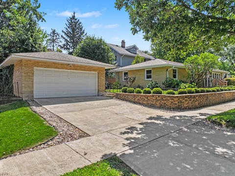 Tiny photo for 801 8th Avenue, La Grange, IL 60525 (MLS # 12710777)