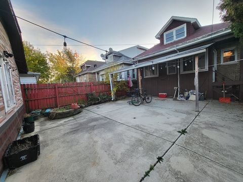 Tiny photo for 2939 N Lotus Avenue, Chicago, IL 60641 (MLS # 12516659)