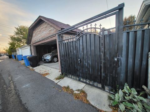 Tiny photo for 2939 N Lotus Avenue, Chicago, IL 60641 (MLS # 12516659)