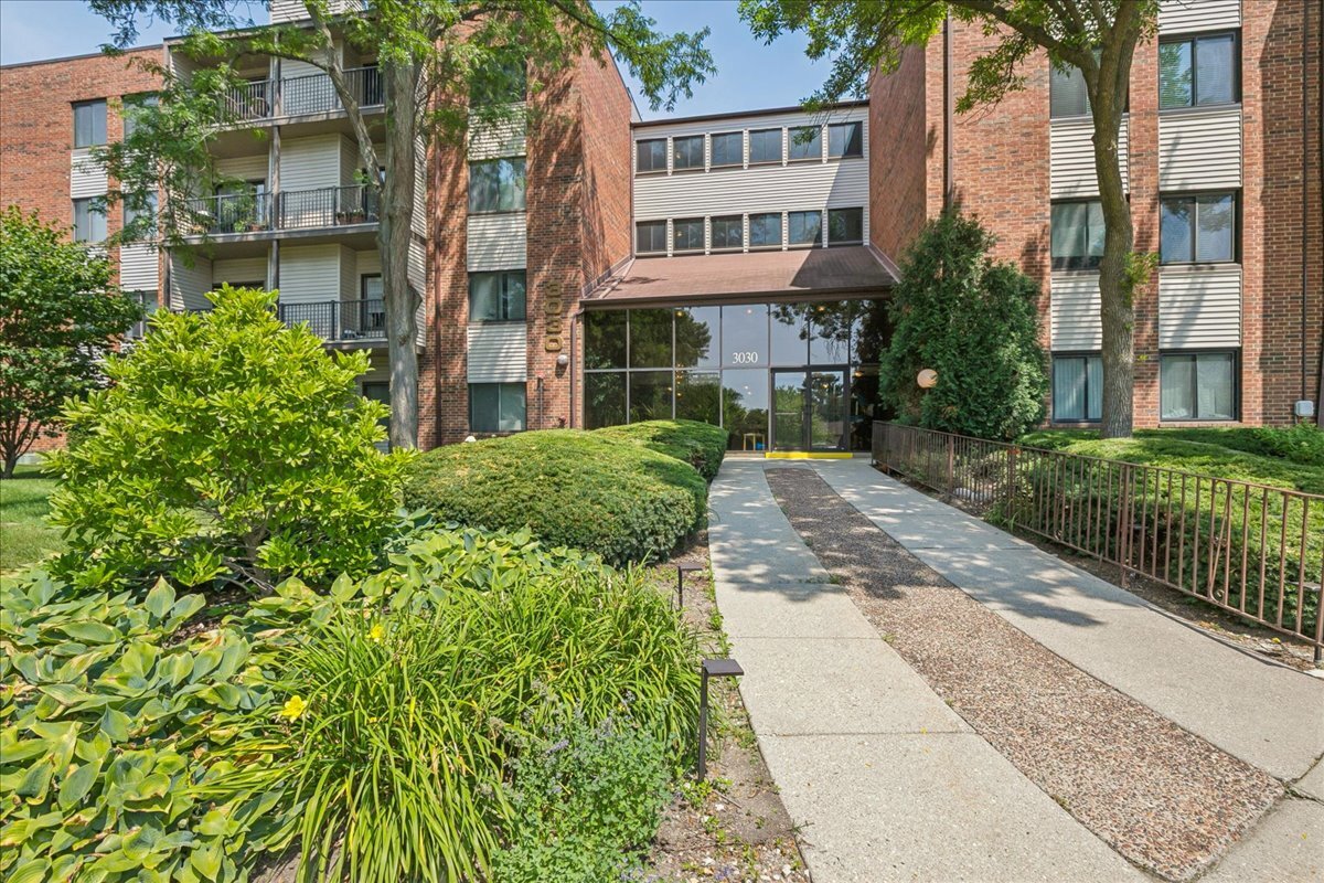 3030 Pheasant Creek Drive 103