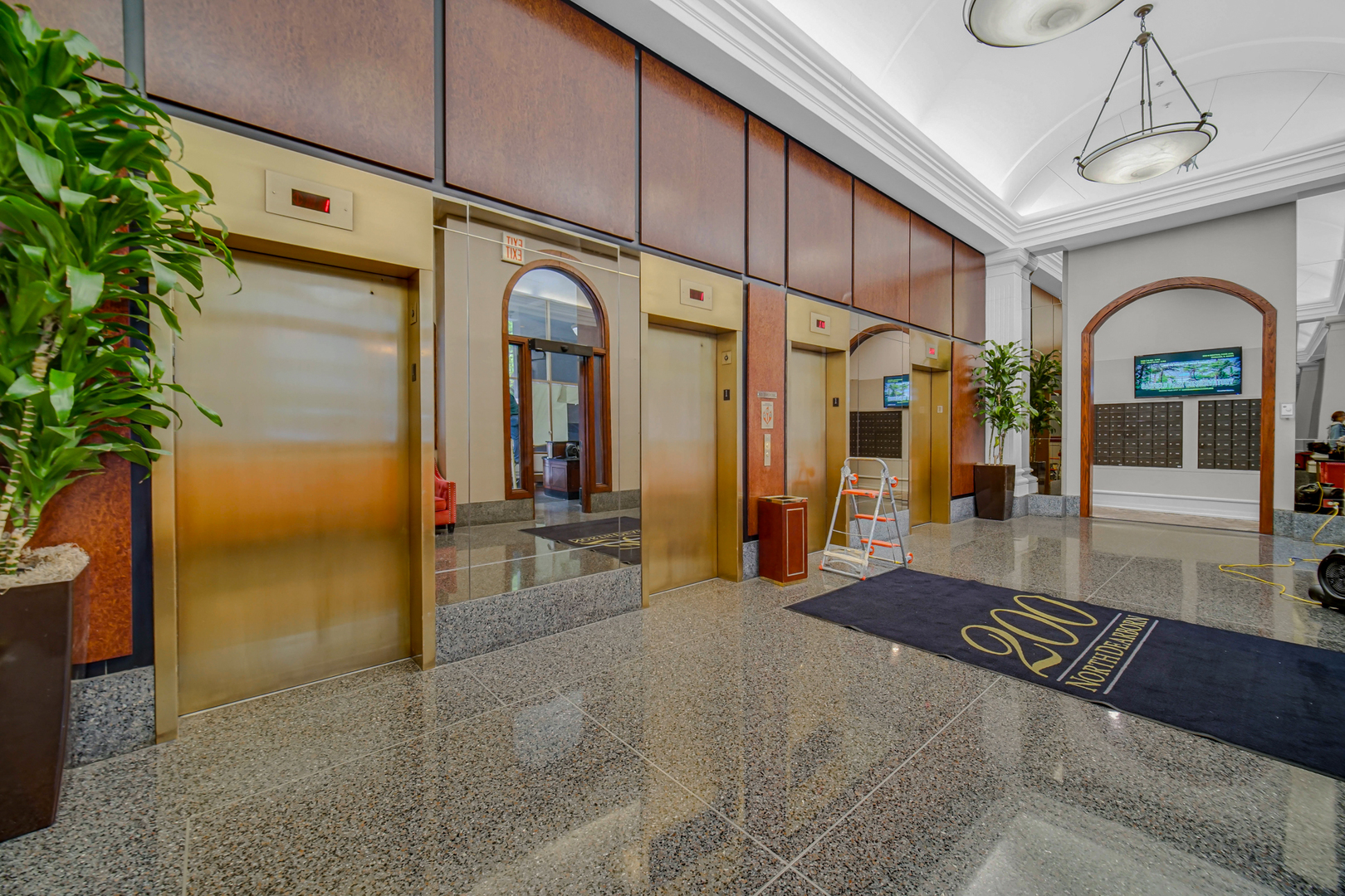 200 N Dearborn Street 4208