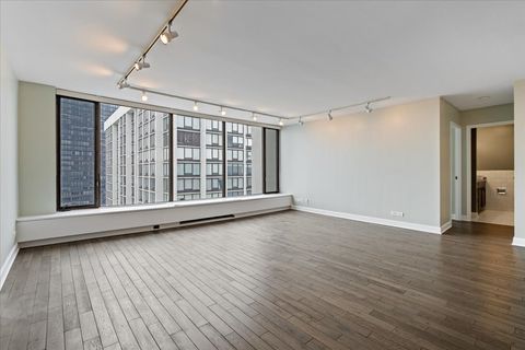 Tiny photo for 5455 N Sheridan Road #3406, Chicago, IL 60640 (MLS # 12566274)