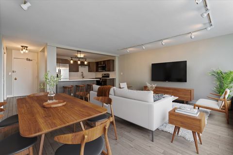 Tiny photo for 5455 N Sheridan Road #3406, Chicago, IL 60640 (MLS # 12566274)