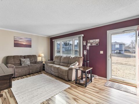 Tiny photo for 2415 N Hazelwood Avenue, Davenport, IA 52804 (MLS # 12560026)