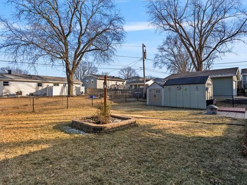 Tiny photo for 2415 N Hazelwood Avenue, Davenport, IA 52804 (MLS # 12560026)