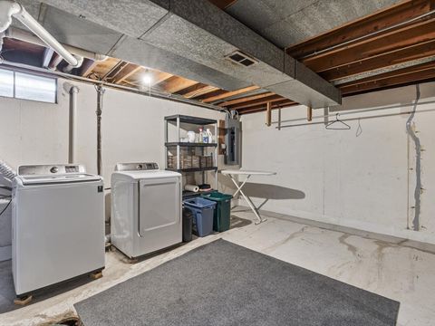 Tiny photo for 2415 N Hazelwood Avenue, Davenport, IA 52804 (MLS # 12560026)