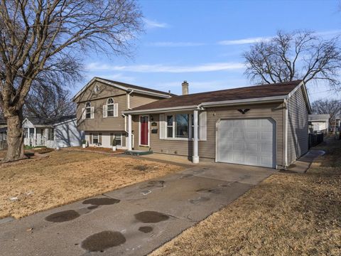 Tiny photo for 2415 N Hazelwood Avenue, Davenport, IA 52804 (MLS # 12560026)